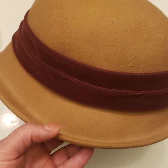 ?lord & Taylor wool hat. Made in ITALY. NWT main image 5
